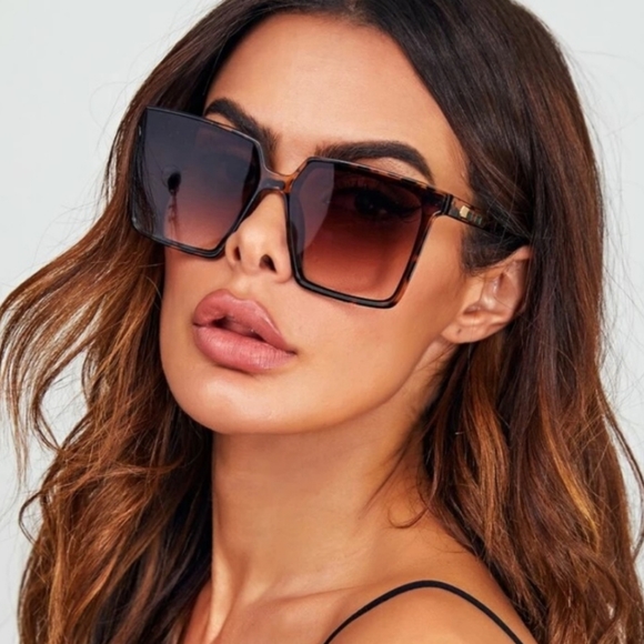 Oversized square Leopard print sunglasses - Picture 1 of 6